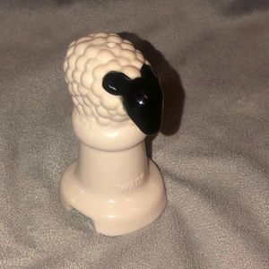 Wade Ceramics Sheep Pie Funnel, 4 inch